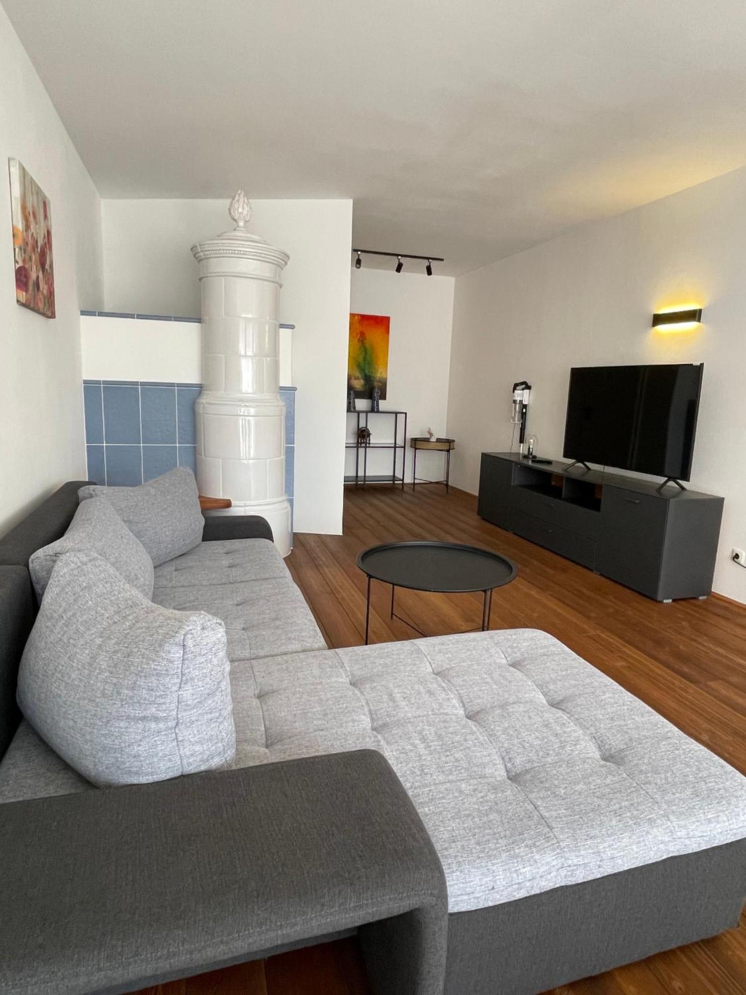 Studio7 Vorderelsenwang